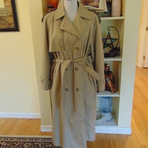 VINTAGE Towne by London Fog Trench Coat